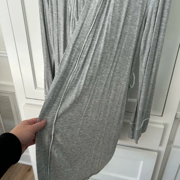 Pea in the Pod Gray Sleepwear Nursing Set - Picture 4 of 6
